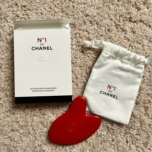 Chanel No.1 massage tool